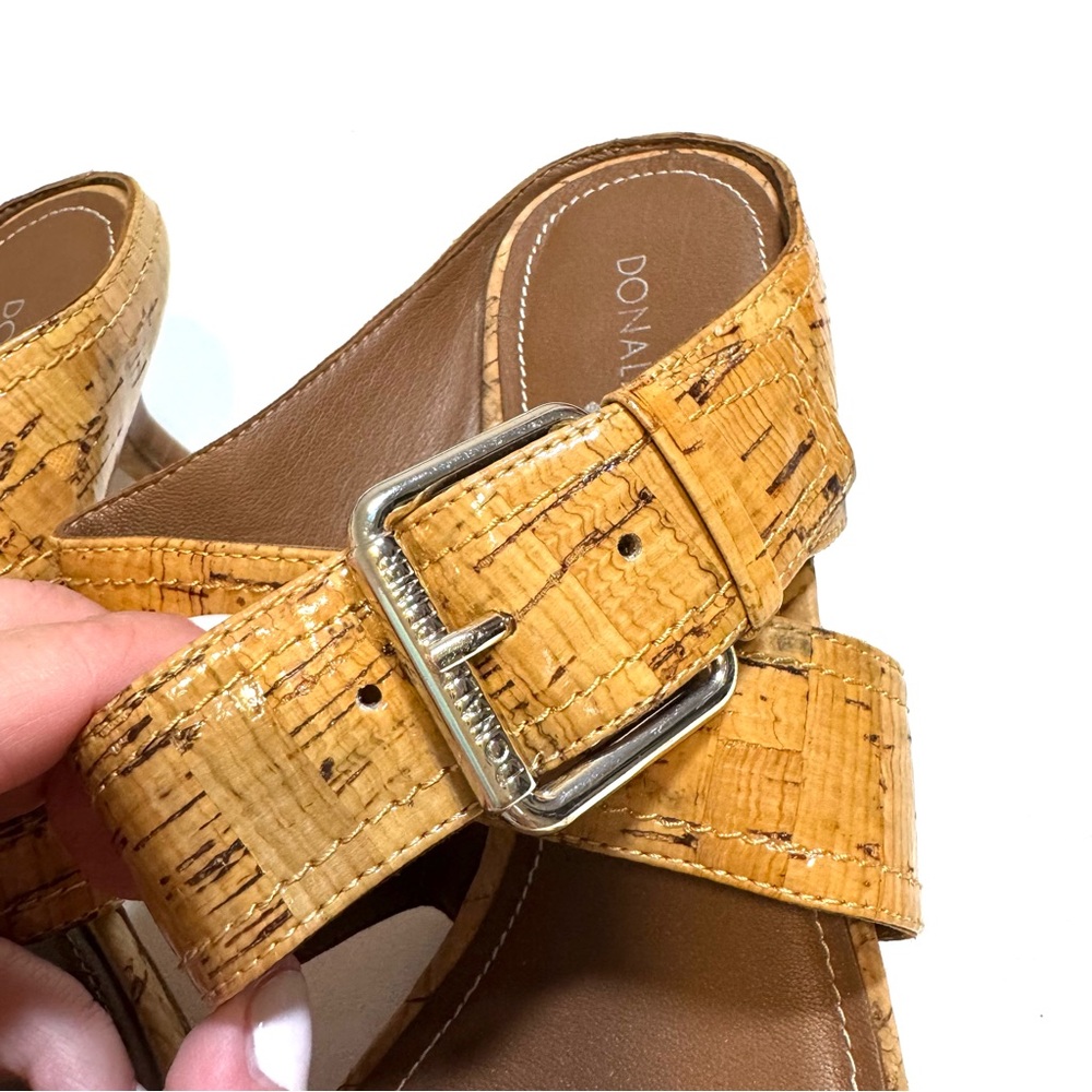 Donald J. Pliner Patent Leather Cork Slip On Kitten Heel Sandals Neutral Size 6 - Picture 3 of 10